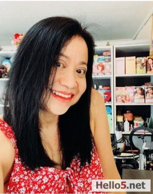 I'm a single thai girl looking a man 20-55 years old